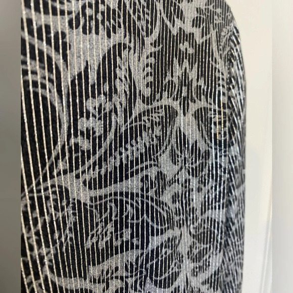 Michael Kors Metallic Silver Black Gray Pattern Blouse V Neck Top Work W… - Picture 8 of 10